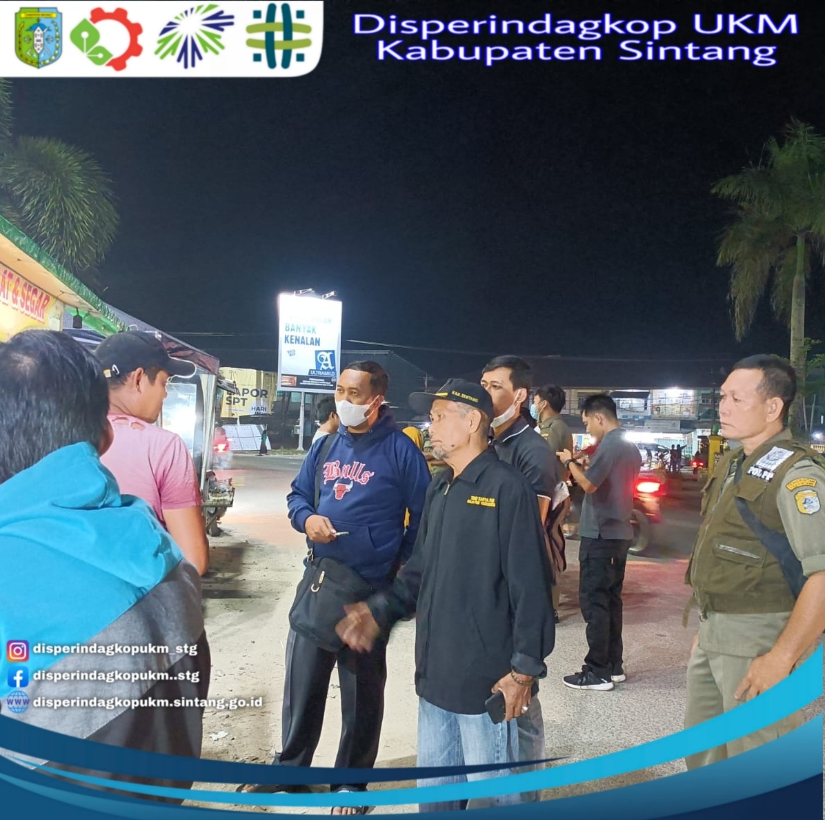 Disperindagkop UKM Kabupaten Sintang Menghimbau PKL di Lingkungan Tugu BI untuk berjualan di Pasar Seni dan Gallery